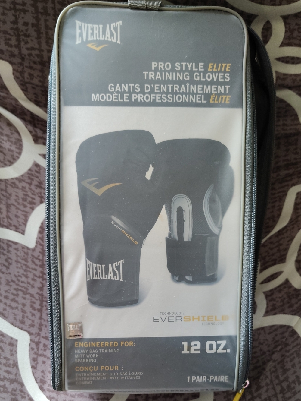 Everlast Black Training Gloves with Carry Case 12 oz